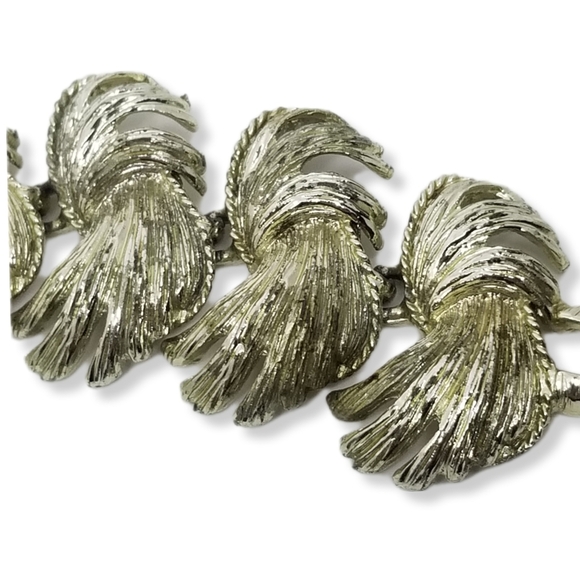 BSK VINTAGE MID CENTURY MODERN  SILVERTONED PANEL CHAIN STATEMENT BRACELET - Picture 4 of 9